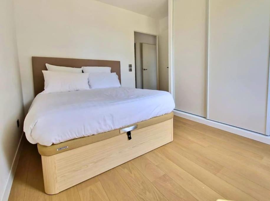 Sublime Appartement 4 Etoiles Neuf T3 Aputeaux 61M2 Proche La Defense, 10M2 De Terrasse Avec Magnifique Vue Exterior photo
