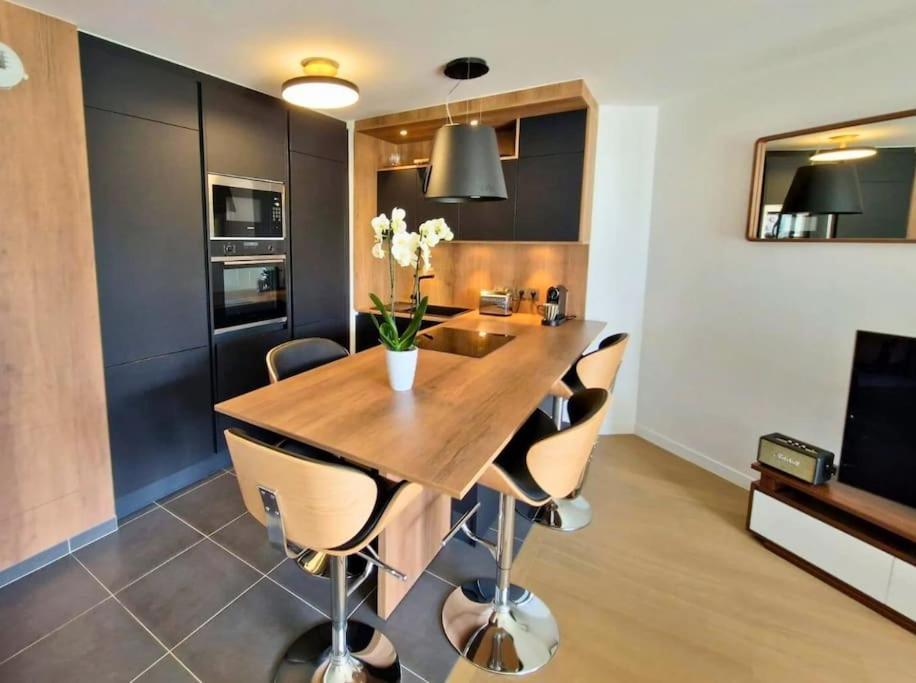 Sublime Appartement 4 Etoiles Neuf T3 Aputeaux 61M2 Proche La Defense, 10M2 De Terrasse Avec Magnifique Vue Exterior photo
